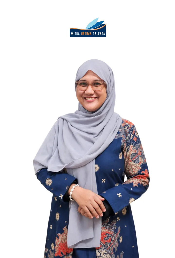 Citra Resmi Hayuningtyas S.Sos, S.Pd