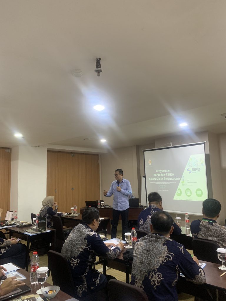 Pemaparan Interaktif Narasumber Kepada Peserta Bimtek Penyusunan Renja