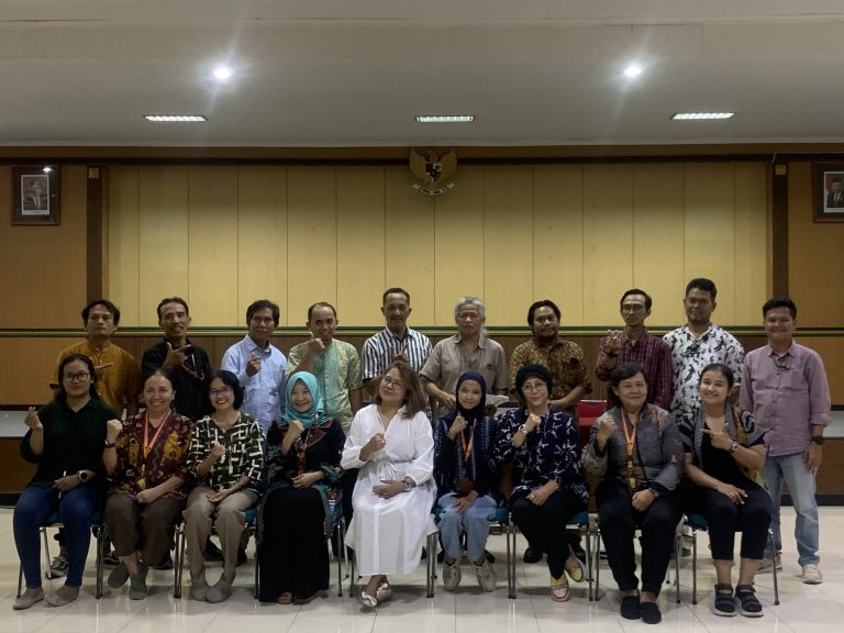 Pelaksanaan In house Training Service Excellent Dosen dan Tendik Institut Seni Indonesia Yogyakarta